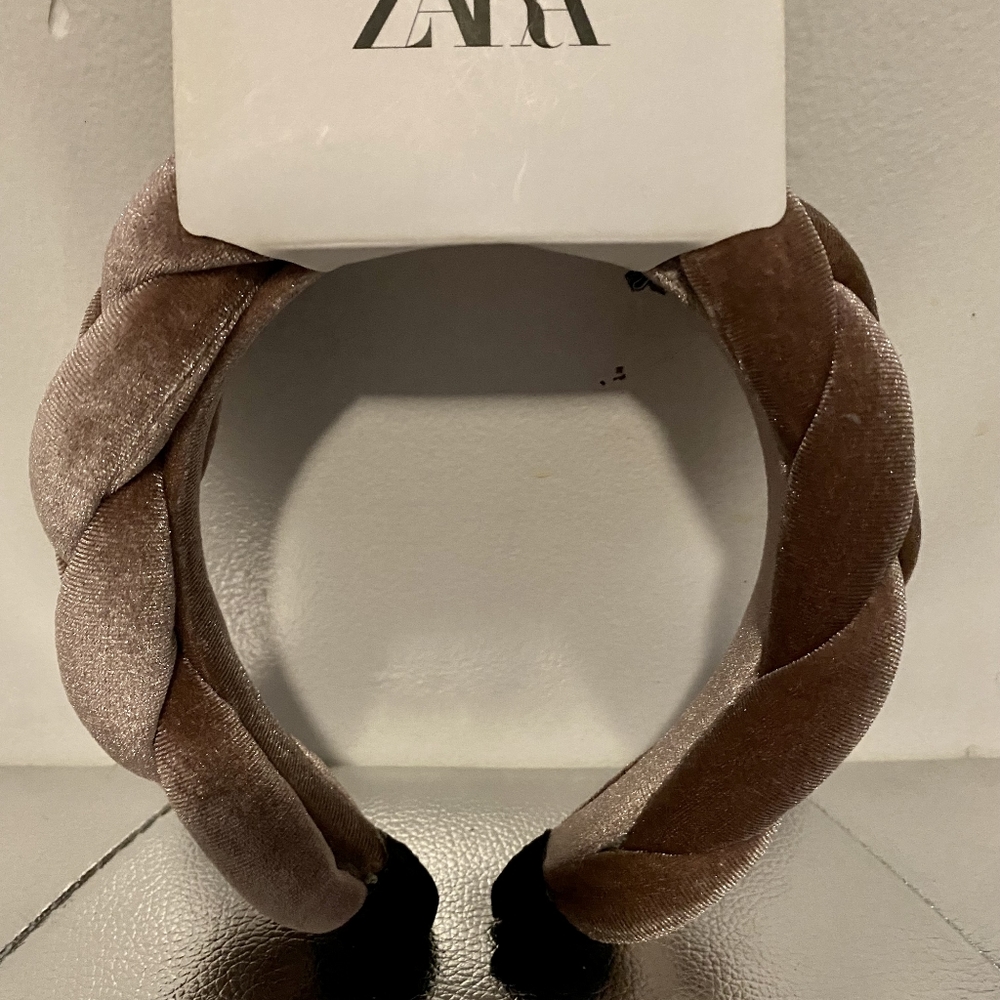 Zara - Picture 5 of 5